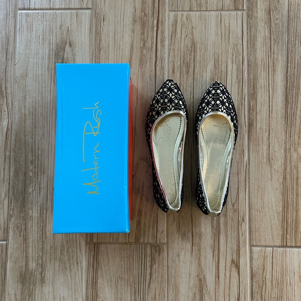 Modern Rush Jesibel gold black studded flats NIB Size 6